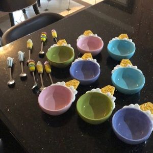 8 Ice Cream Bowls and Spoons